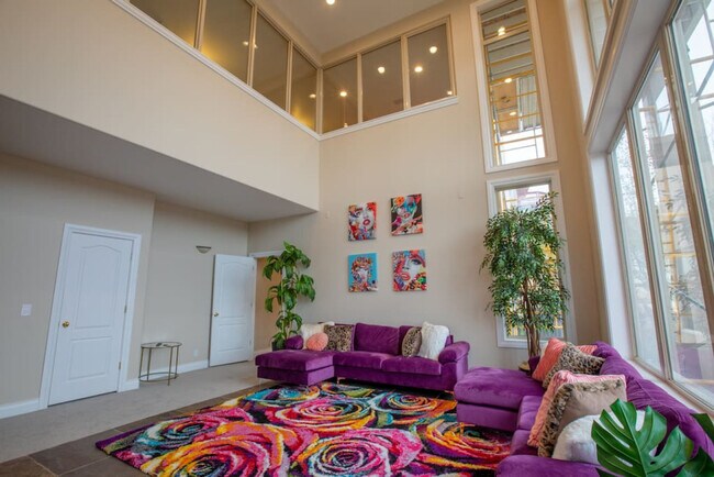 Foto del edificio - 678 Scenic Hills Dr