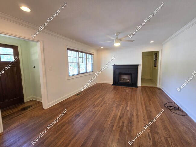 Building Photo - 2533 Sylvan Rd