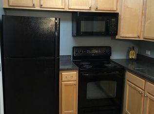 Foto principal - 6010 Forest View Rd