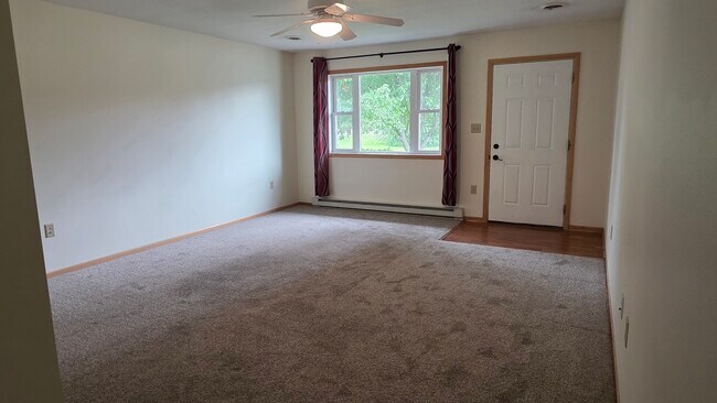 Sala de estar - 828 State St