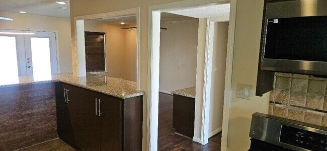 Foto del edificio - 5926 Hornwood Dr