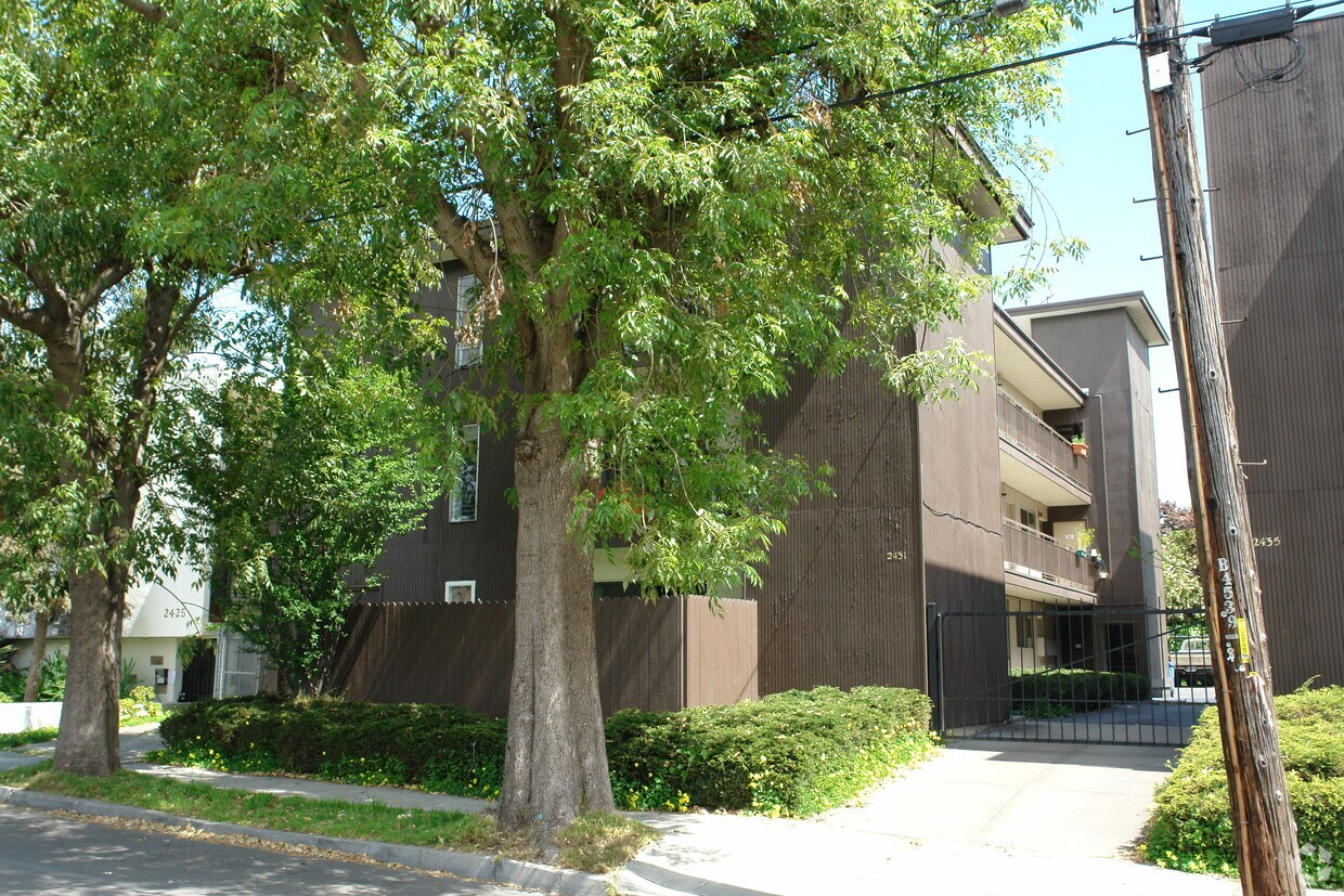 Building Photo - 2431-2433 Grant St