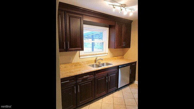 Foto del edificio - 3 br, 2 bath House - 334 E McCormick Ave