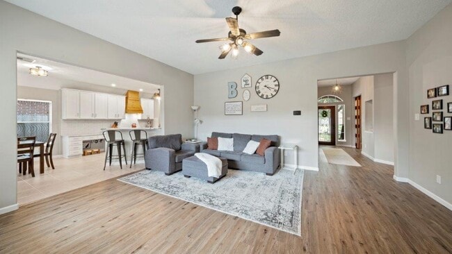 Foto del edificio - 6163 Darlington Ct