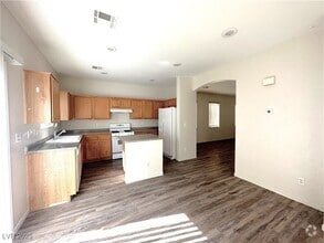 Building Photo - 8014 Imperial Treasure St