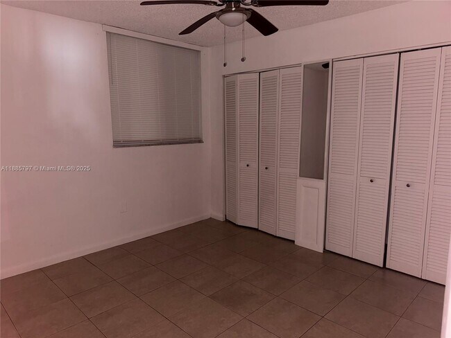 Foto del edificio - 10090 NW 80th Ct