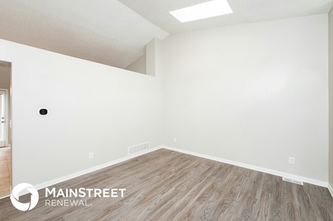 Building Photo - 18557 E Hamilton Dr