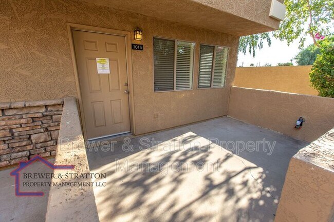 Building Photo - 303 N Miller Rd