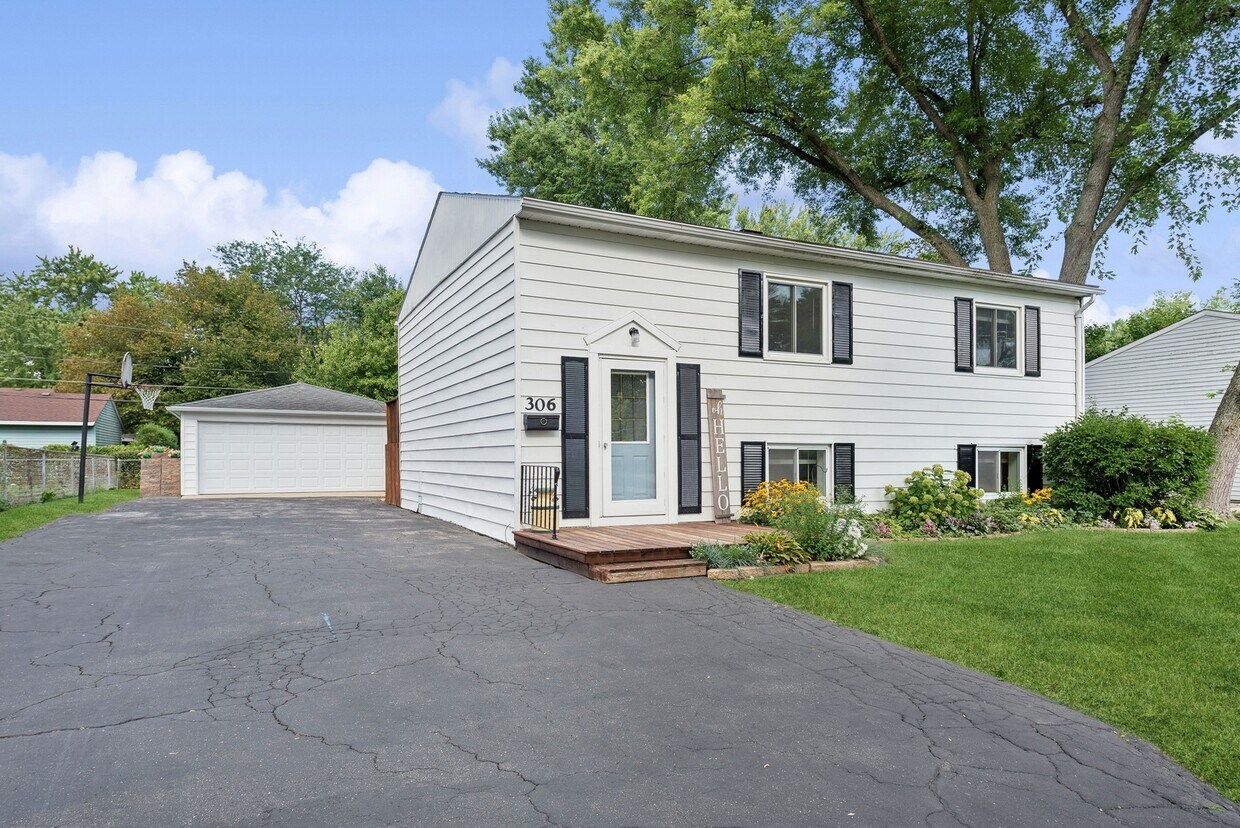 Primary Photo - 306 Westmoreland Dr