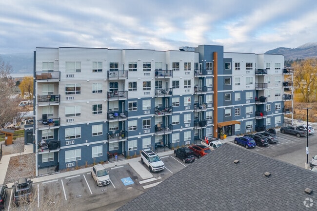 Building Photo - Skygreen