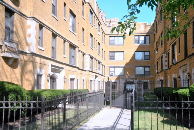 Primary Photo - 7331-7339 S Coles Ave