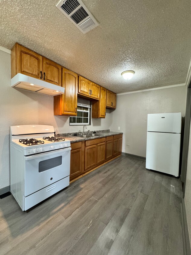 Foto del edificio - 4 Bedroom/1.5 Bath Home