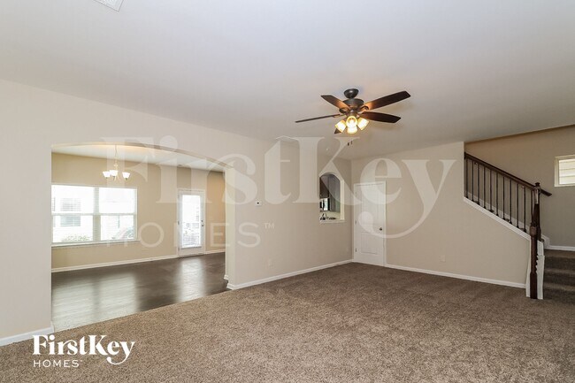 Foto del edificio - 703 Barberry Dr