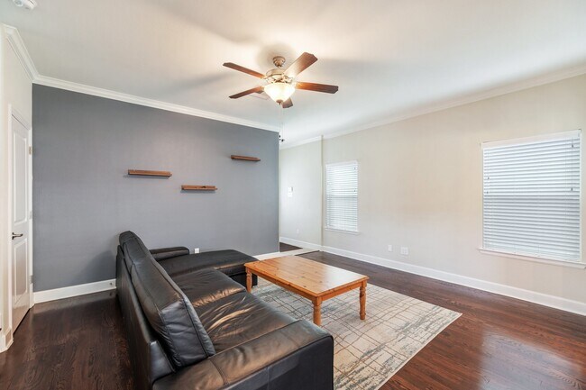 Foto del edificio - 4206 Darter St