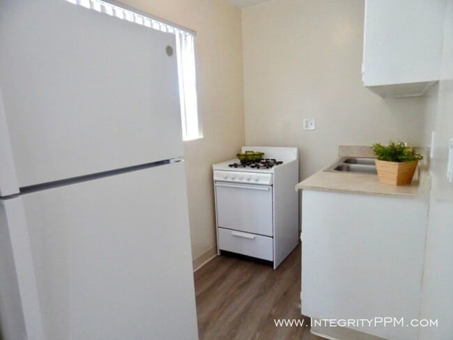 Building Photo - 5840 Albemarle St
