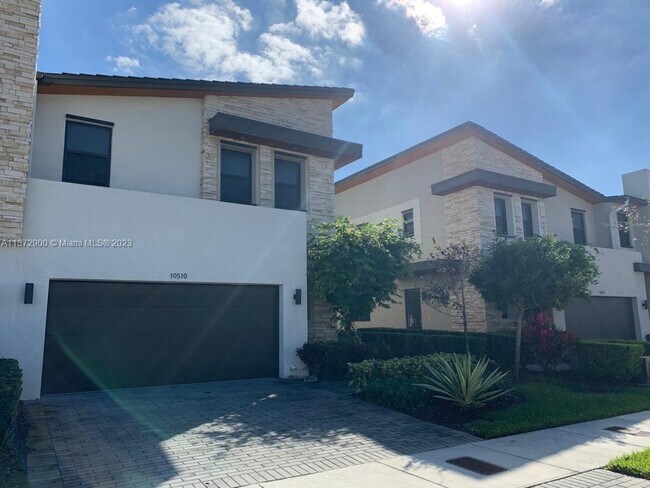 Building Photo - 10510 NW 78th Terrace