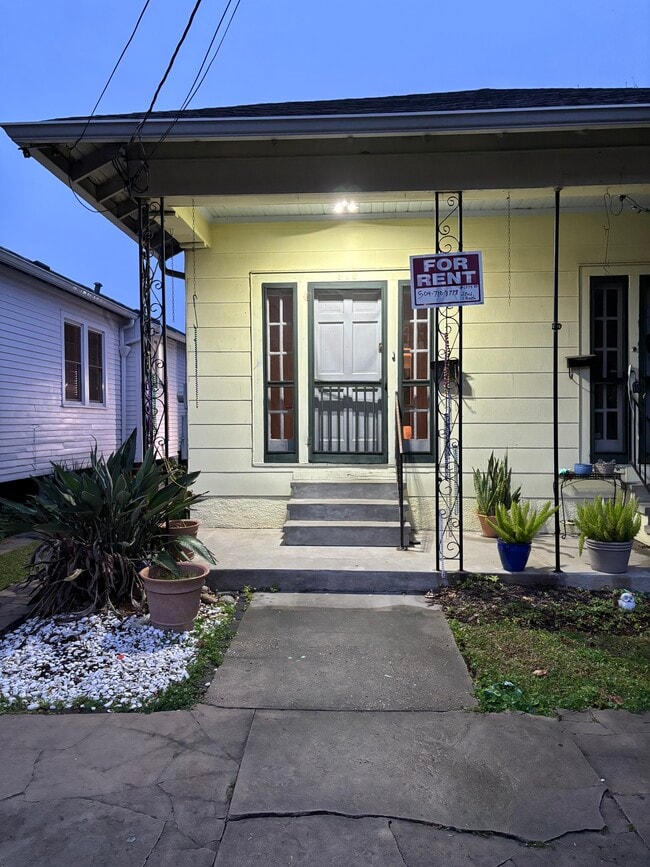 Building Photo - 308 Henry Clay Ave