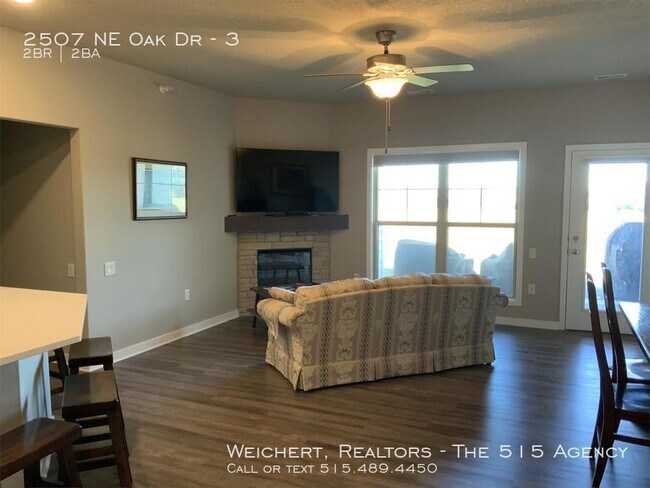 Building Photo - 2507 NE Oak Dr