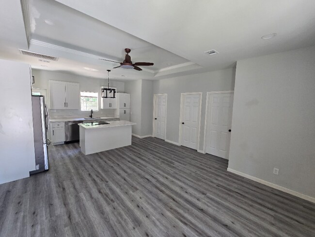 Building Photo - 132 Broken Arrow