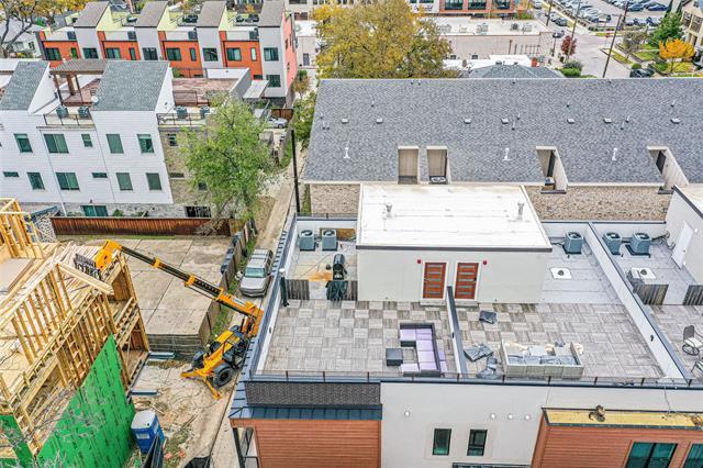 Building Photo - 425 W 9th St