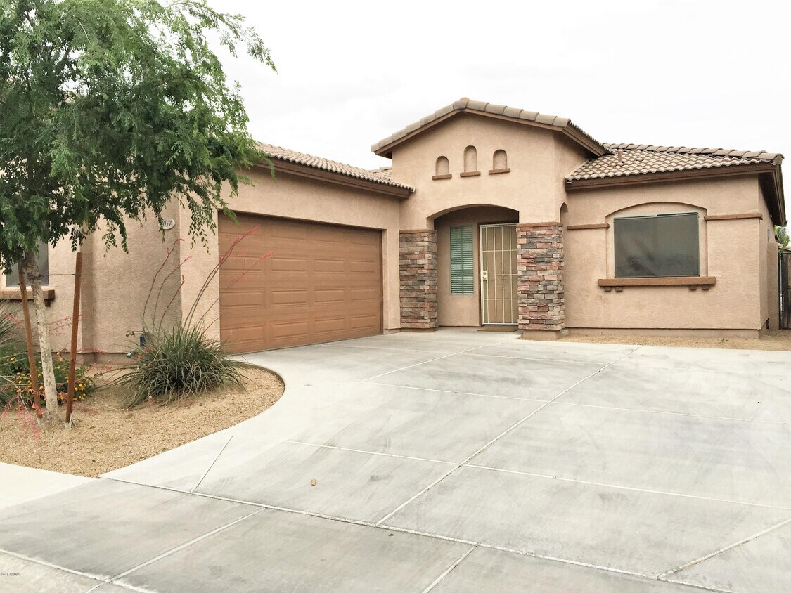 Foto principal - 1057 S Sacramento Pl