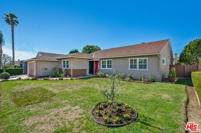 Foto del edificio - 5911 S Corning Ave