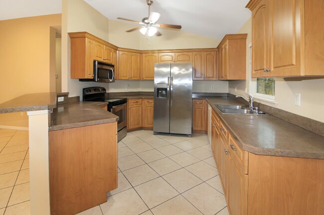 Building Photo - 3265 W Price Blvd