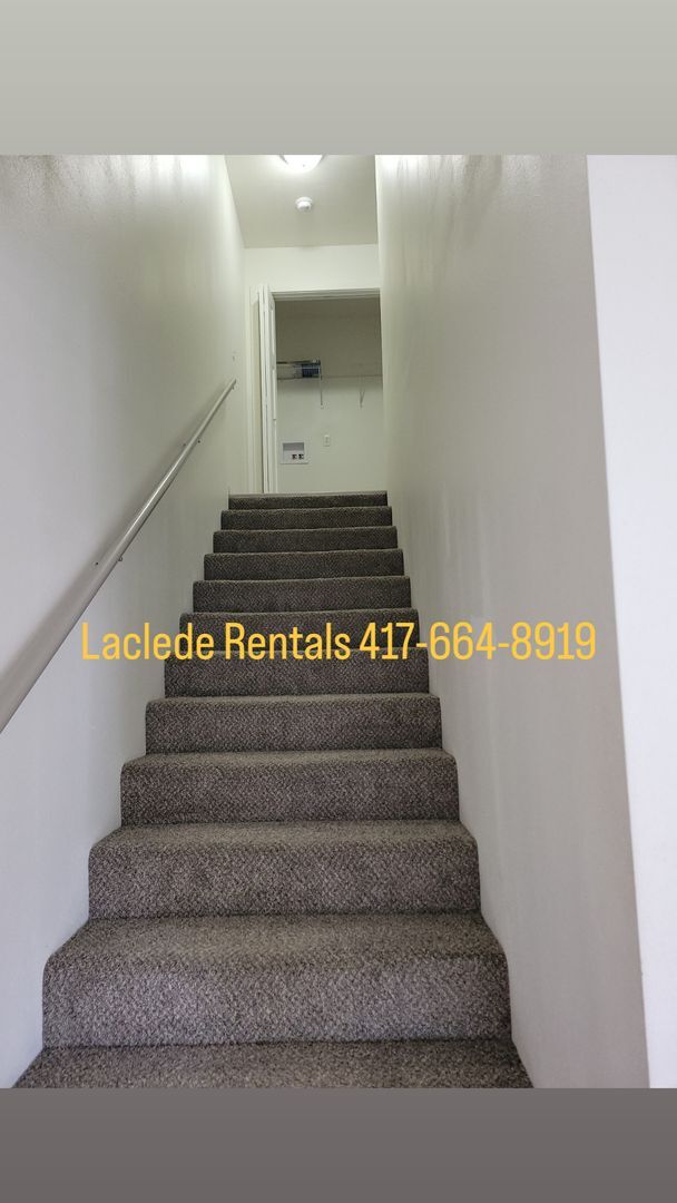 Building Photo - 3 BEDROOM 2.5 BATHROOM TOWNHOUSE FOR RENT.