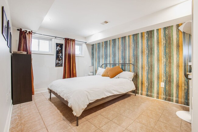 Foto del edificio - Petworth Four Bedroom House for Rent! Park...