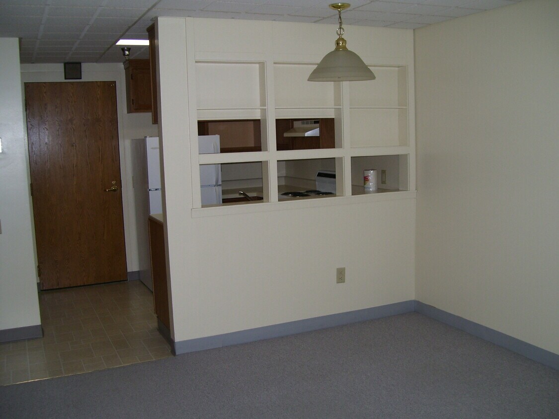 Primary Photo - 300 2nd St SE