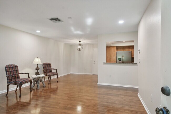 Foto del edificio - 251 Hidden Brook Dr