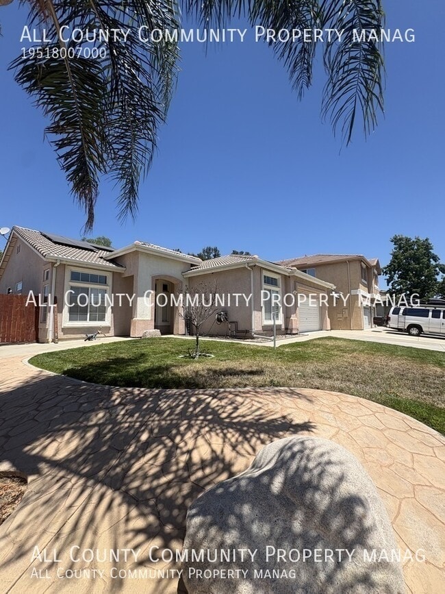 Building Photo - 39560 Bonaire Way