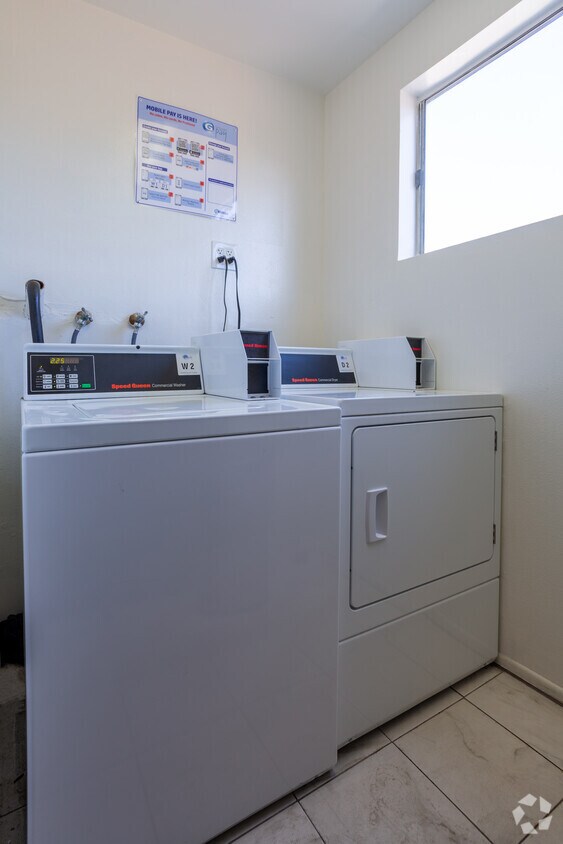 Edgemont Court Apartments Apartments in Los Angeles, CA Westside