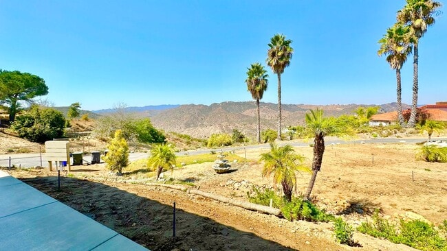Foto del edificio - Beautiful Newer Custom-Construction ADU Guest Home on Private Property in Fallbrook & Lovely Neig...