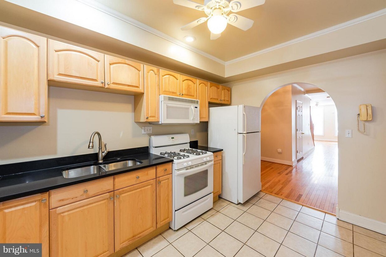 Foto principal - 722 S Clinton St