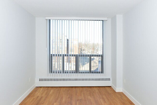 Photo du bâtiment - 800 Richmond St W