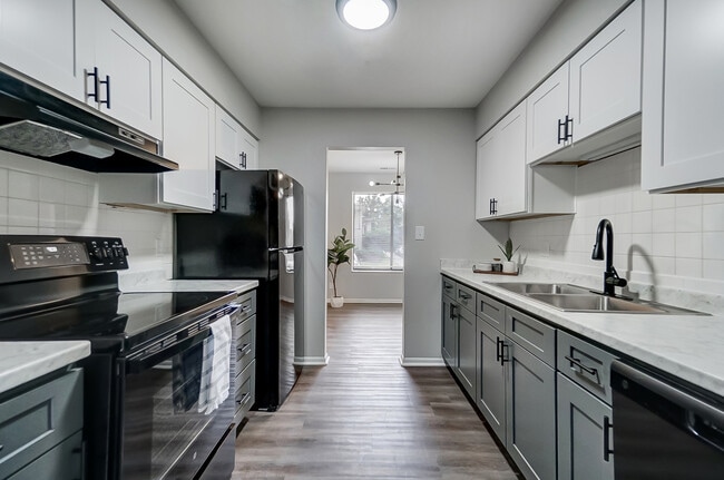 Apartamento renovado - Fairview Court Apartments