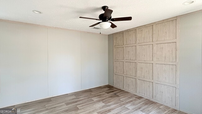 Building Photo - 68 Rockys Pl