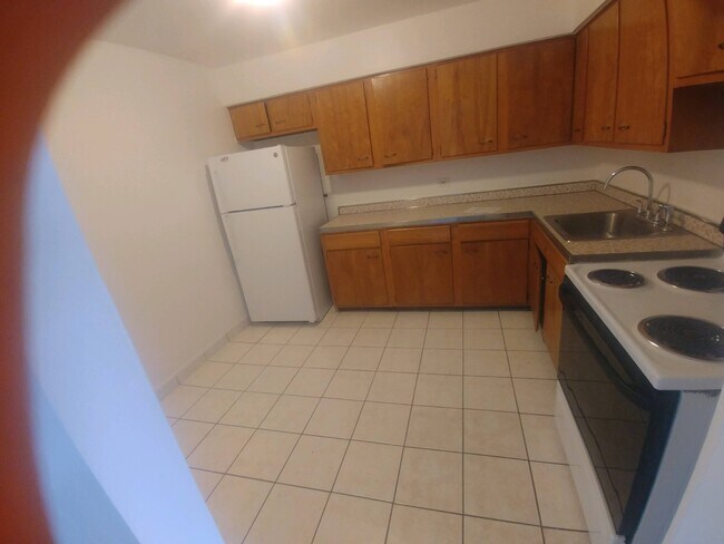 Kitchen - 645 N Elmwood Ave