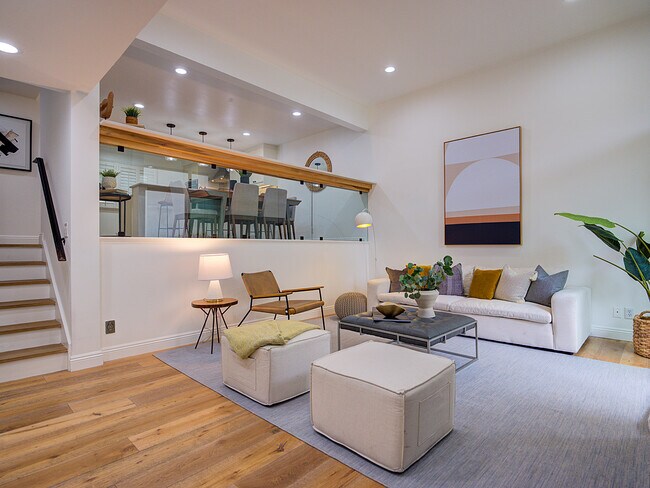 Building Photo - 4746 La Villa Marina