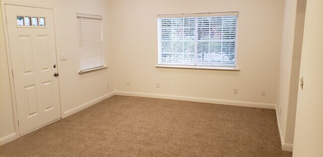 Living Room - 1011 Oakland Avenue