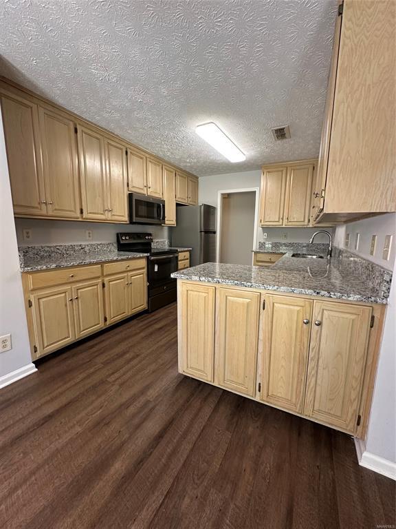 Foto del edificio - 7204 Brampton Ln