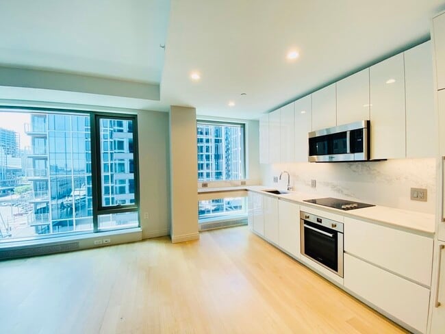 Building Photo - 133 Seaport Blvd