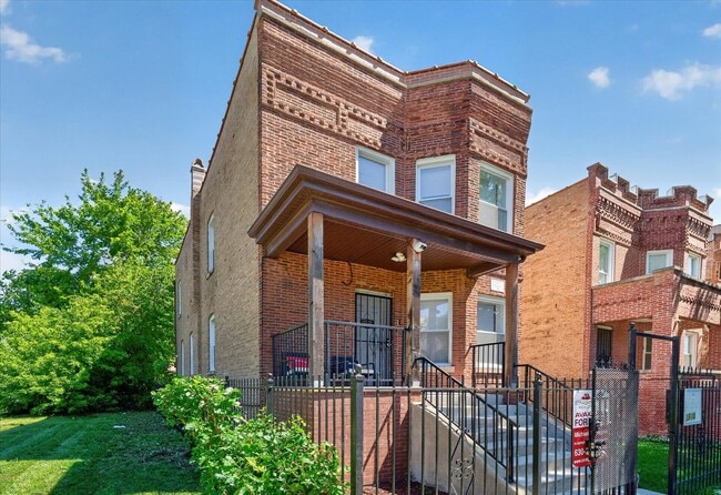Building Photo - 3622 W Franklin Blvd