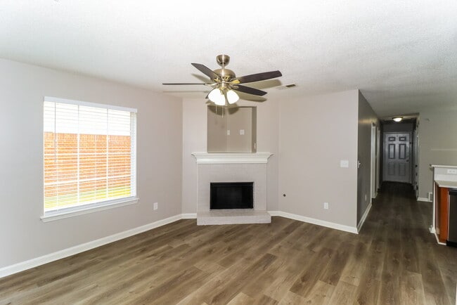 Building Photo - 1497 Pemberton Ln
