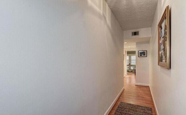 Foto del edificio - 1617 Corcoran St NW