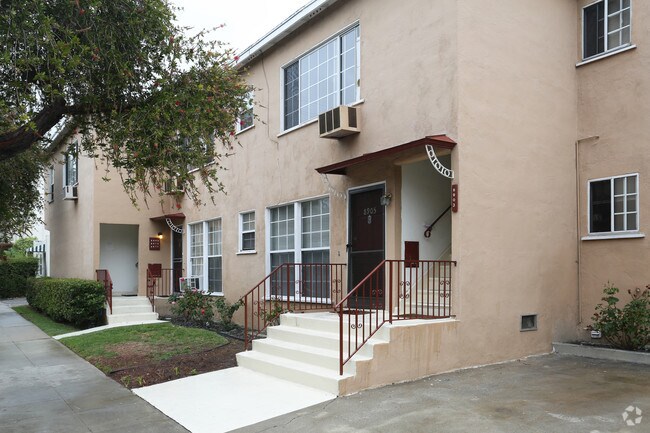 Building Photo - 203 N Swall Dr