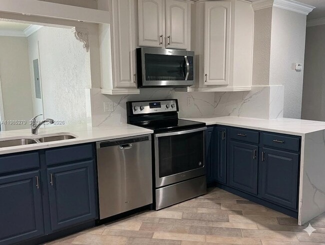 Foto del edificio - 633 NE 2nd St