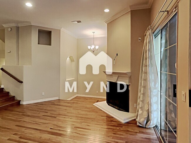 Foto del edificio - 5117 Renaissance Ave Unit C
