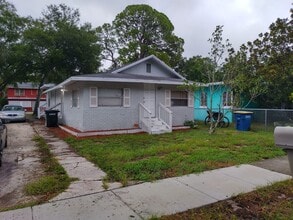 Building Photo - 705 Vine Ave